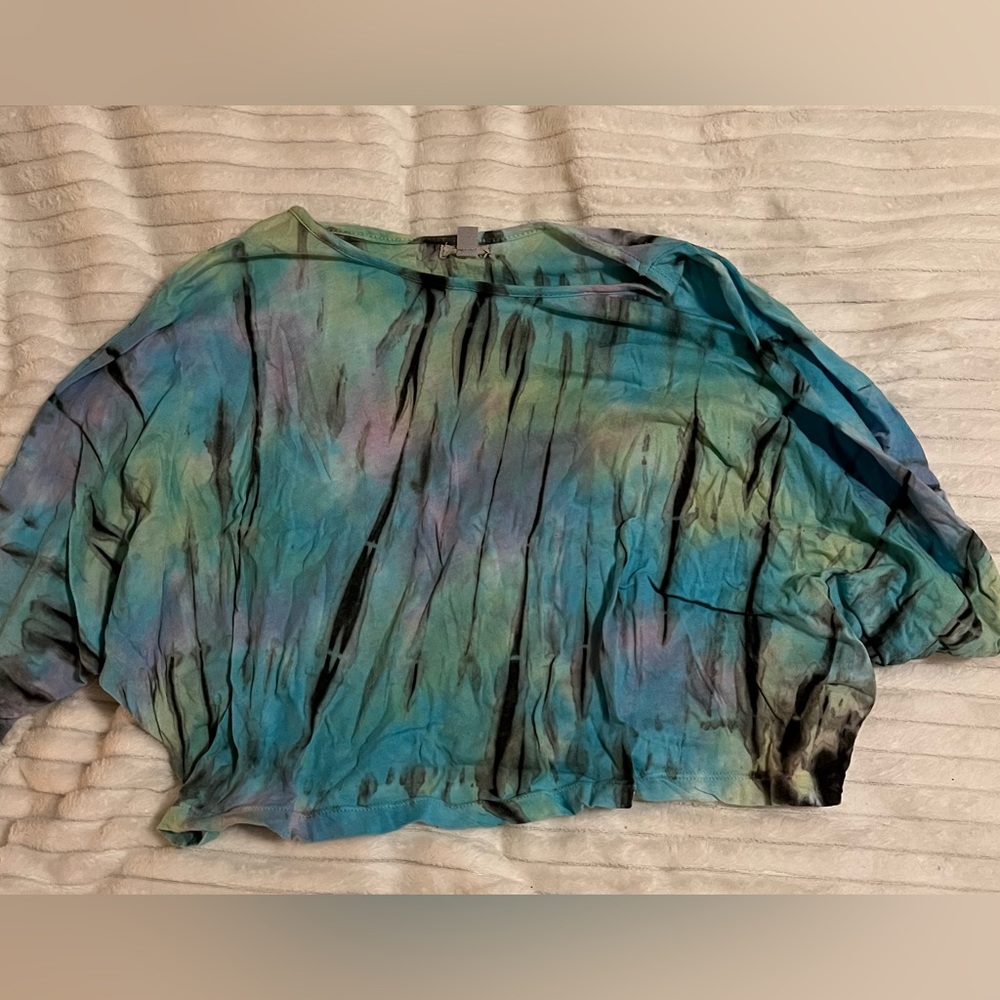 Women urban outfitter crop top